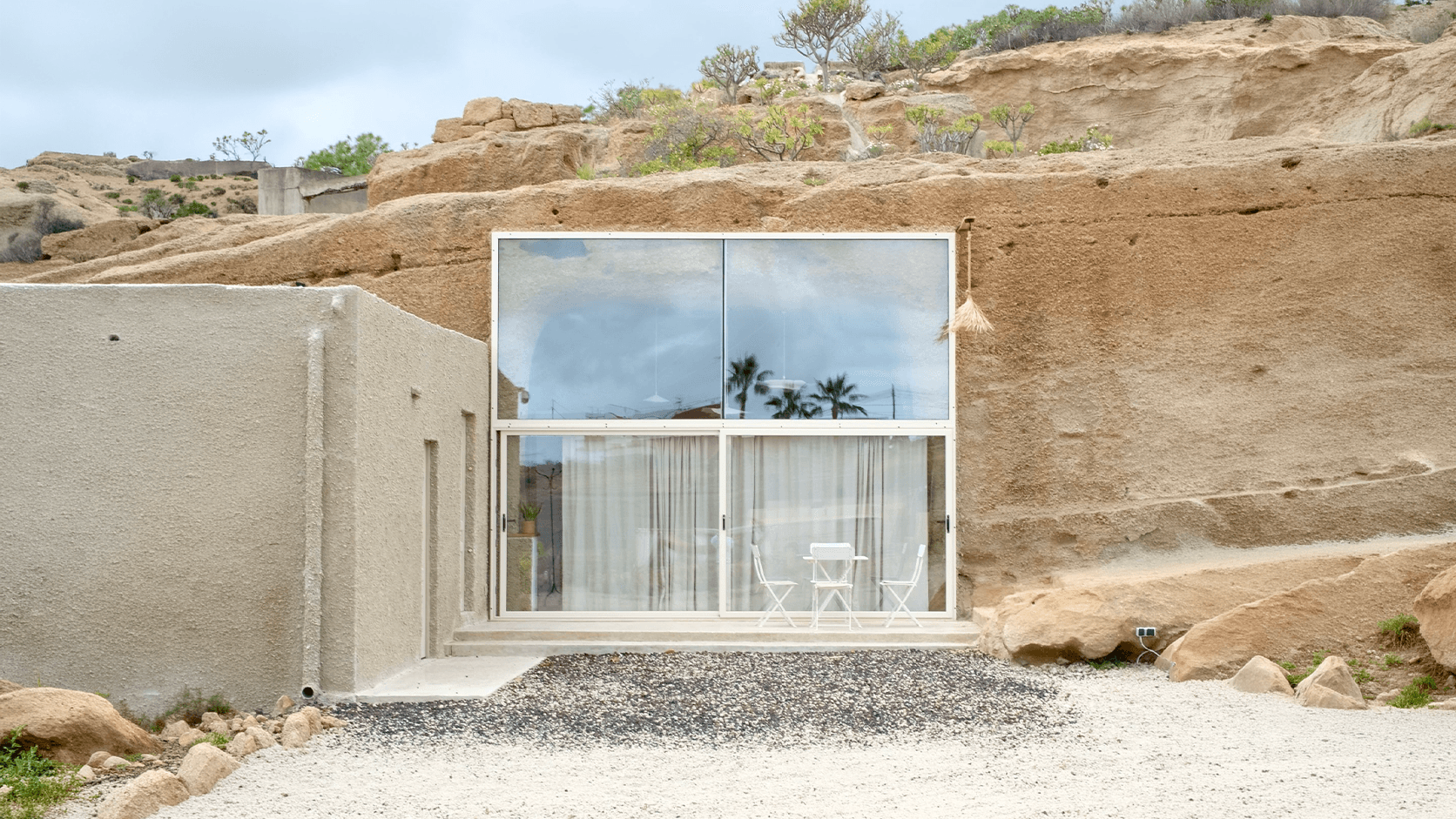 LAS CUEVAS I — 1
